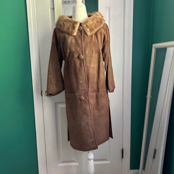 Vintage 60’s Brown Suede Coat with Fur Collar small - Picture 1 of 11